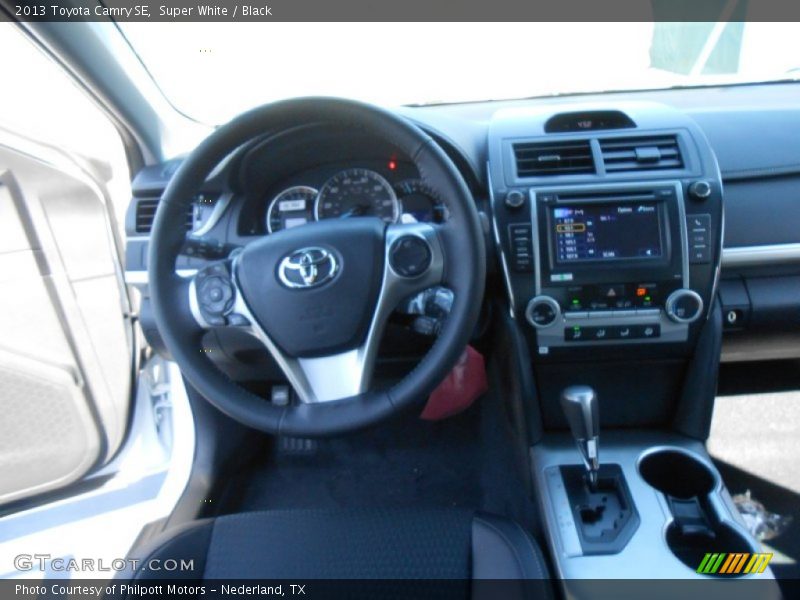 Super White / Black 2013 Toyota Camry SE