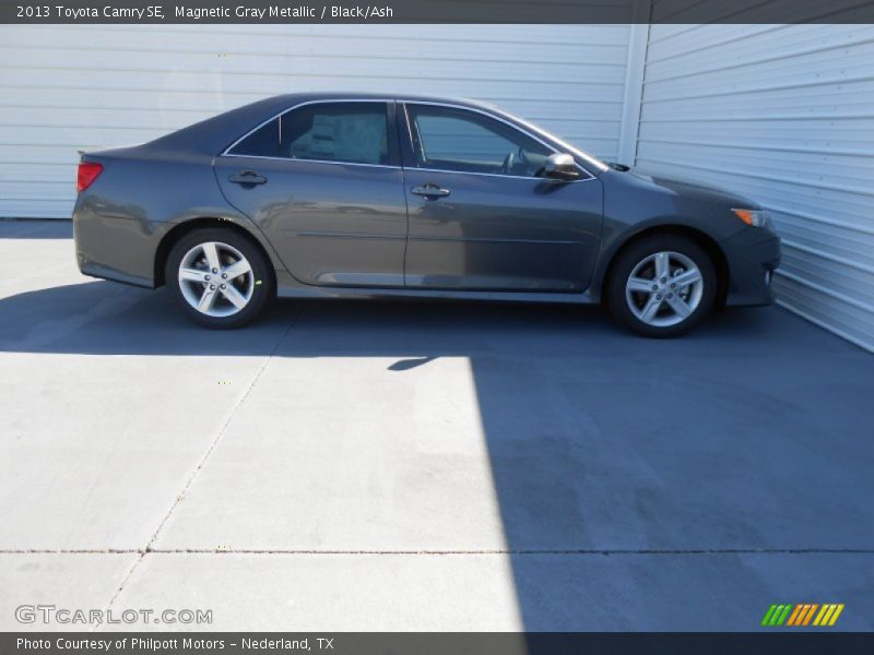 Magnetic Gray Metallic / Black/Ash 2013 Toyota Camry SE