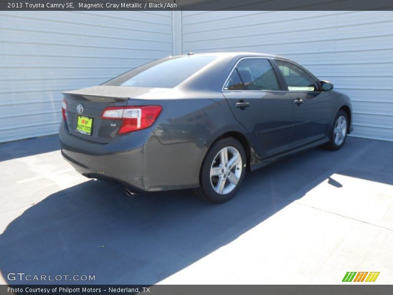 Magnetic Gray Metallic / Black/Ash 2013 Toyota Camry SE