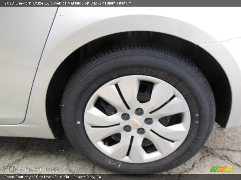 Silver Ice Metallic / Jet Black/Medium Titanium 2013 Chevrolet Cruze LS