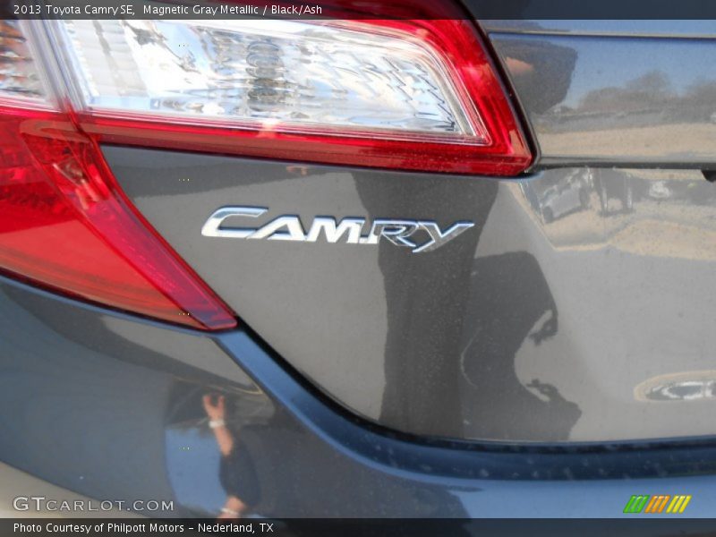 Magnetic Gray Metallic / Black/Ash 2013 Toyota Camry SE