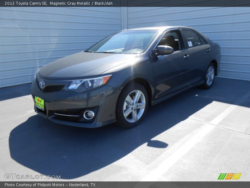 Magnetic Gray Metallic / Black/Ash 2013 Toyota Camry SE