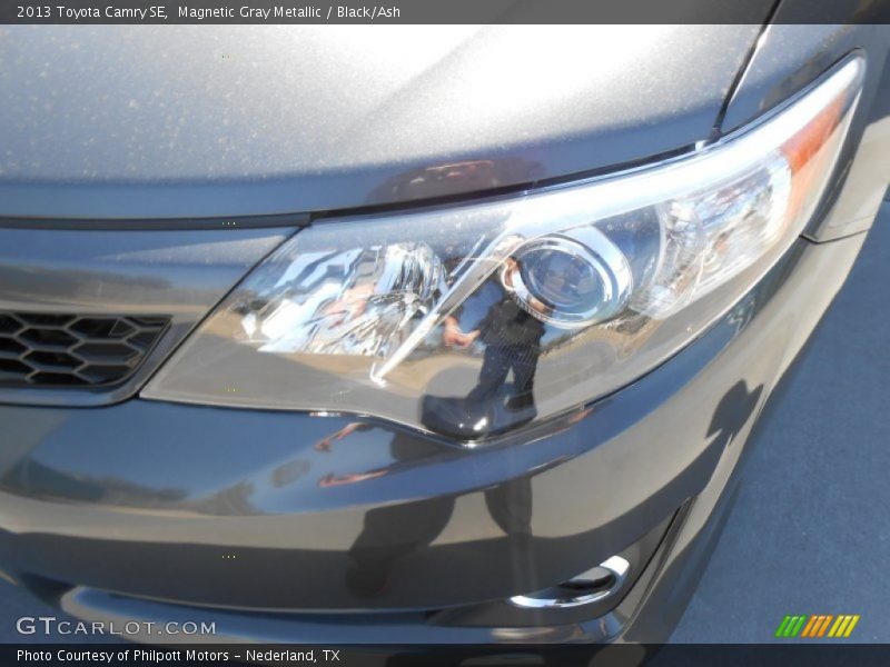 Magnetic Gray Metallic / Black/Ash 2013 Toyota Camry SE