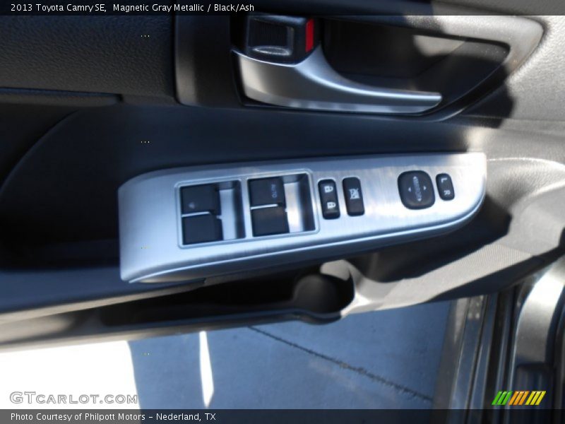 Magnetic Gray Metallic / Black/Ash 2013 Toyota Camry SE
