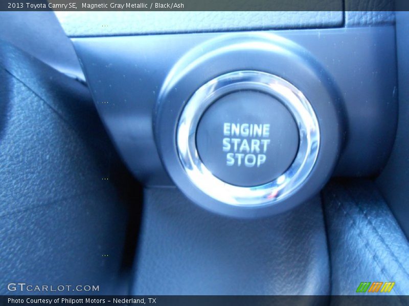 Magnetic Gray Metallic / Black/Ash 2013 Toyota Camry SE
