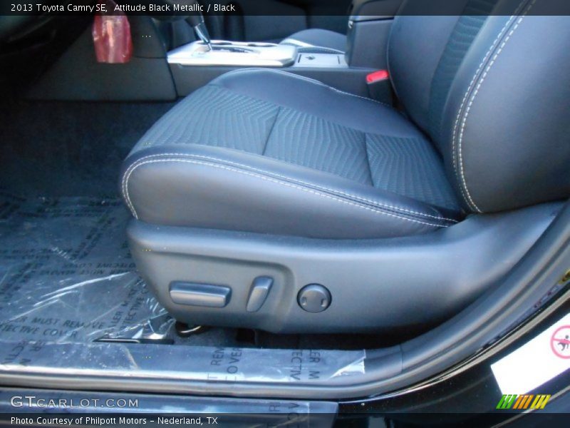 Attitude Black Metallic / Black 2013 Toyota Camry SE