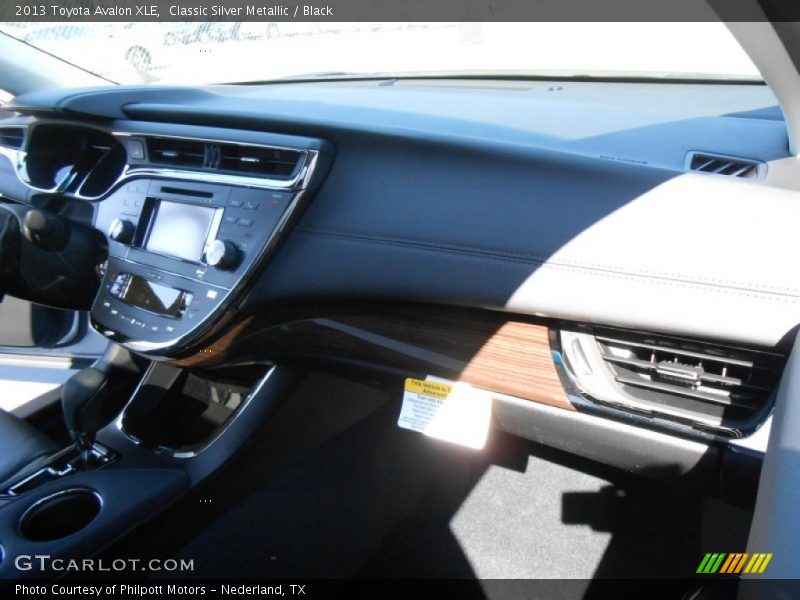 Classic Silver Metallic / Black 2013 Toyota Avalon XLE