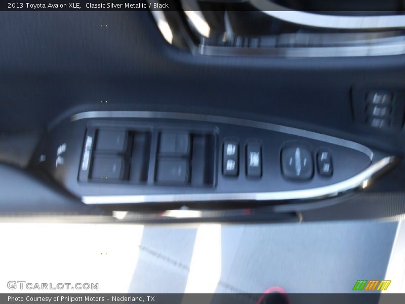 Classic Silver Metallic / Black 2013 Toyota Avalon XLE