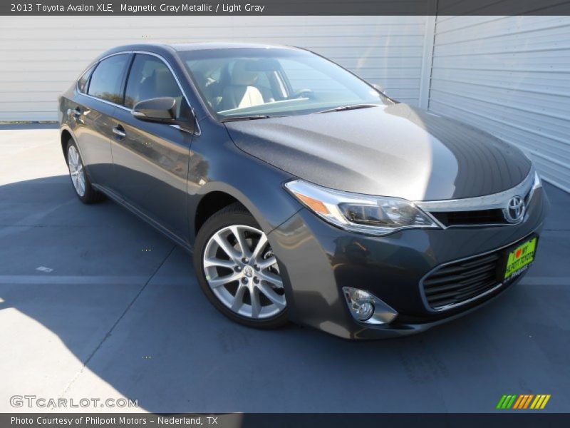 Magnetic Gray Metallic / Light Gray 2013 Toyota Avalon XLE