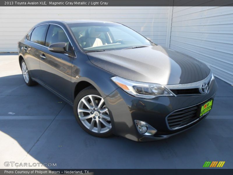 Magnetic Gray Metallic / Light Gray 2013 Toyota Avalon XLE