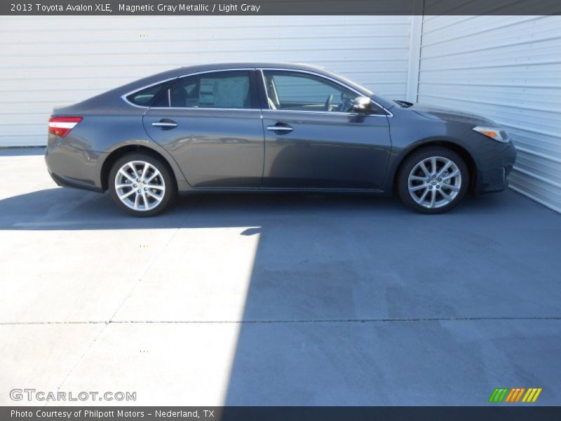 Magnetic Gray Metallic / Light Gray 2013 Toyota Avalon XLE