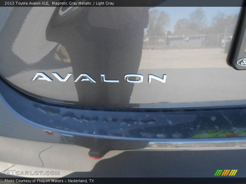 Magnetic Gray Metallic / Light Gray 2013 Toyota Avalon XLE