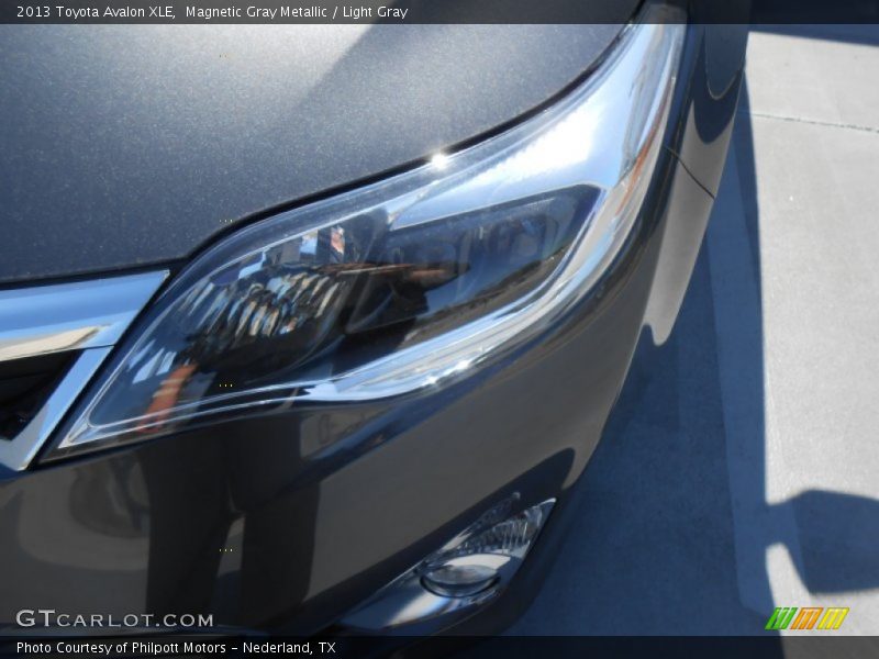 Magnetic Gray Metallic / Light Gray 2013 Toyota Avalon XLE