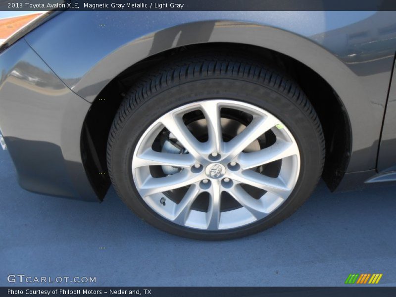 Magnetic Gray Metallic / Light Gray 2013 Toyota Avalon XLE