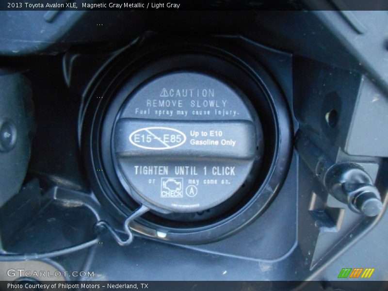 Magnetic Gray Metallic / Light Gray 2013 Toyota Avalon XLE