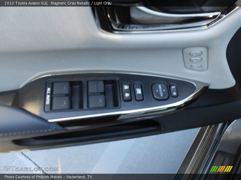 Magnetic Gray Metallic / Light Gray 2013 Toyota Avalon XLE
