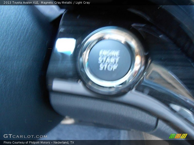 Magnetic Gray Metallic / Light Gray 2013 Toyota Avalon XLE