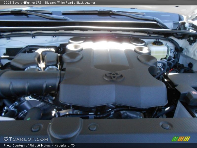 Blizzard White Pearl / Black Leather 2013 Toyota 4Runner SR5