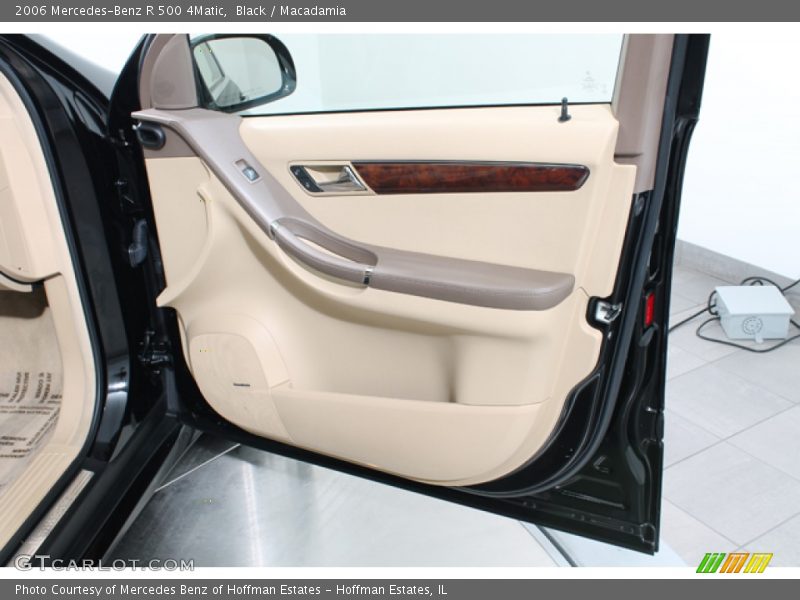Black / Macadamia 2006 Mercedes-Benz R 500 4Matic
