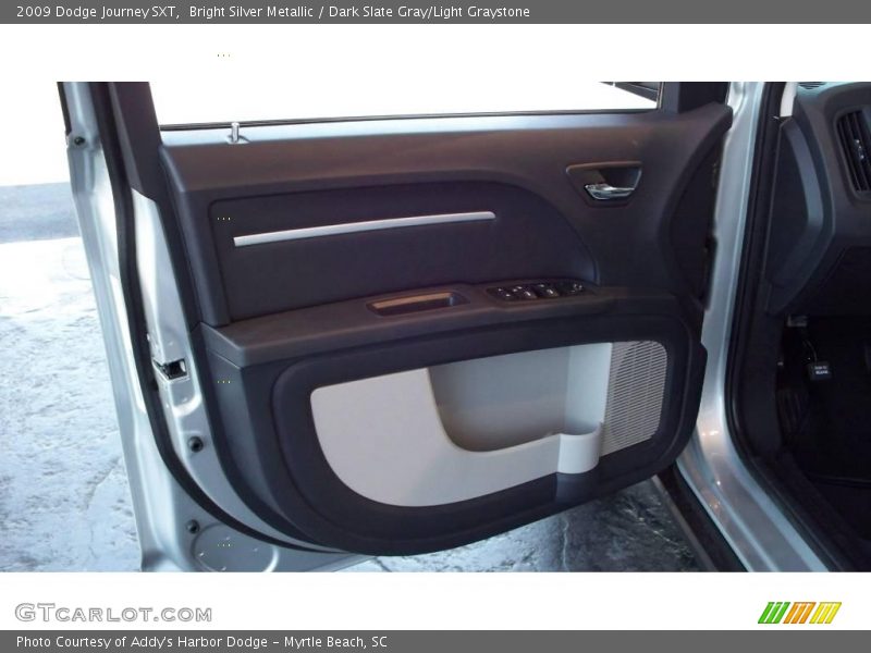 Bright Silver Metallic / Dark Slate Gray/Light Graystone 2009 Dodge Journey SXT