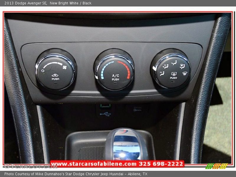 New Bright White / Black 2013 Dodge Avenger SE