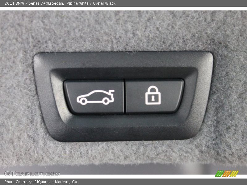 Alpine White / Oyster/Black 2011 BMW 7 Series 740Li Sedan