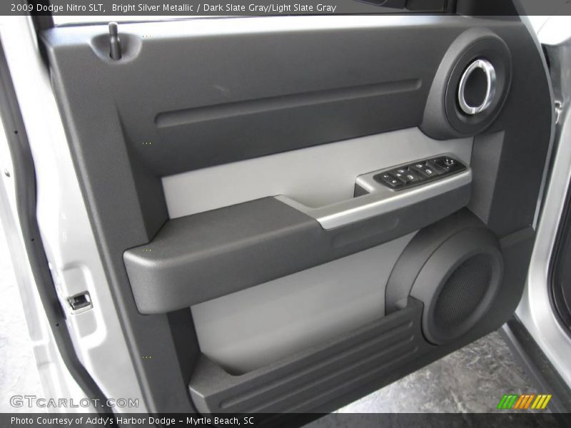 Bright Silver Metallic / Dark Slate Gray/Light Slate Gray 2009 Dodge Nitro SLT