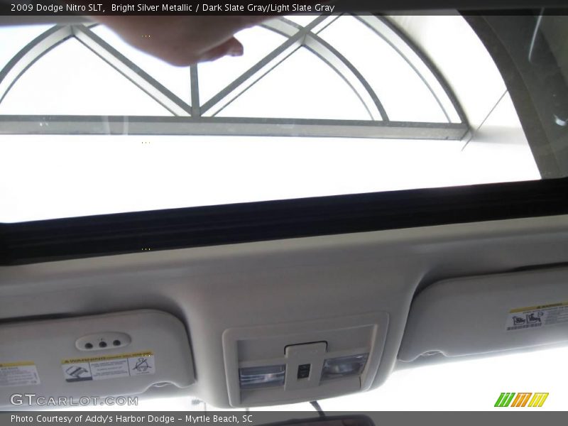 Bright Silver Metallic / Dark Slate Gray/Light Slate Gray 2009 Dodge Nitro SLT