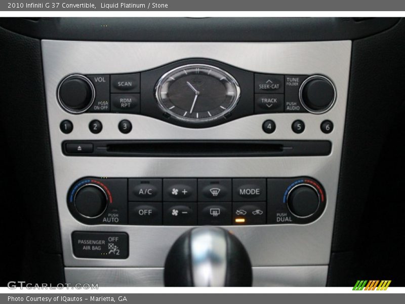 Controls of 2010 G 37 Convertible