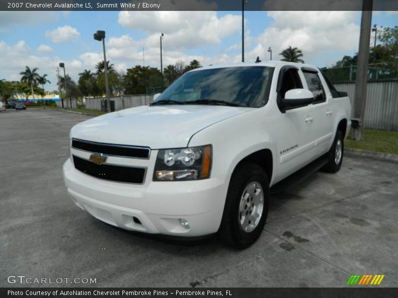 Front 3/4 View of 2007 Avalanche LS
