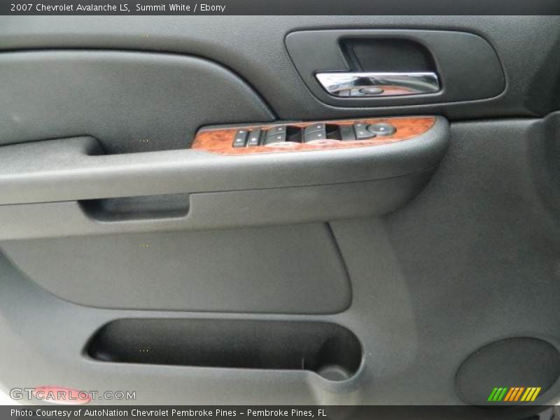 Summit White / Ebony 2007 Chevrolet Avalanche LS