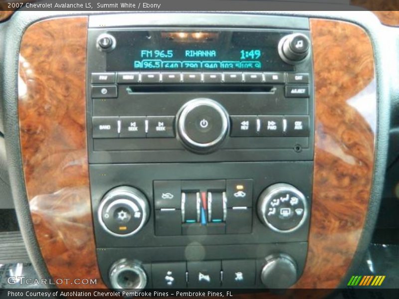 Summit White / Ebony 2007 Chevrolet Avalanche LS