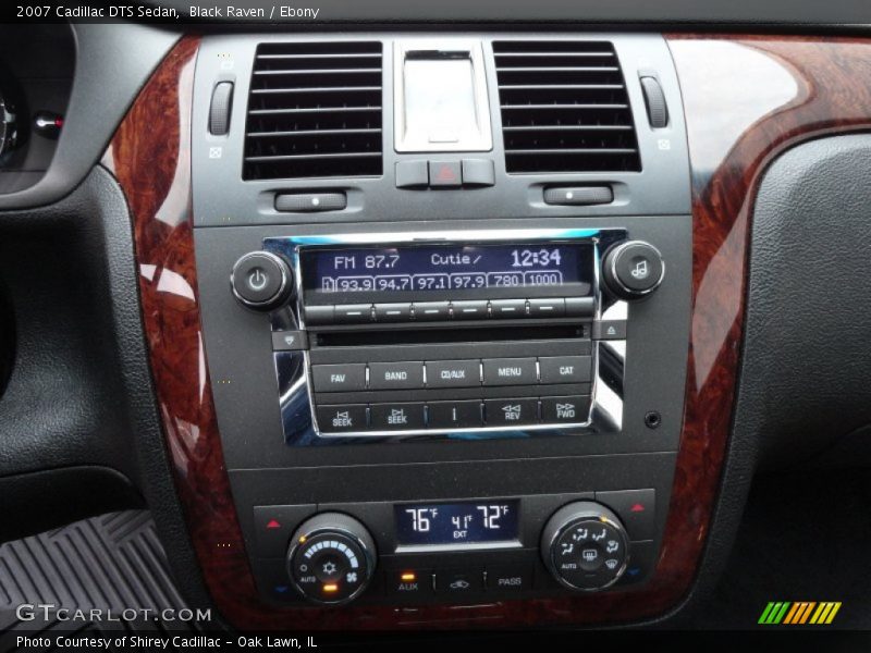 Controls of 2007 DTS Sedan