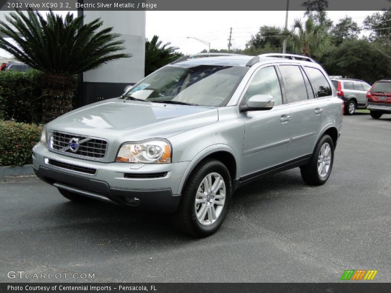 Front 3/4 View of 2012 XC90 3.2