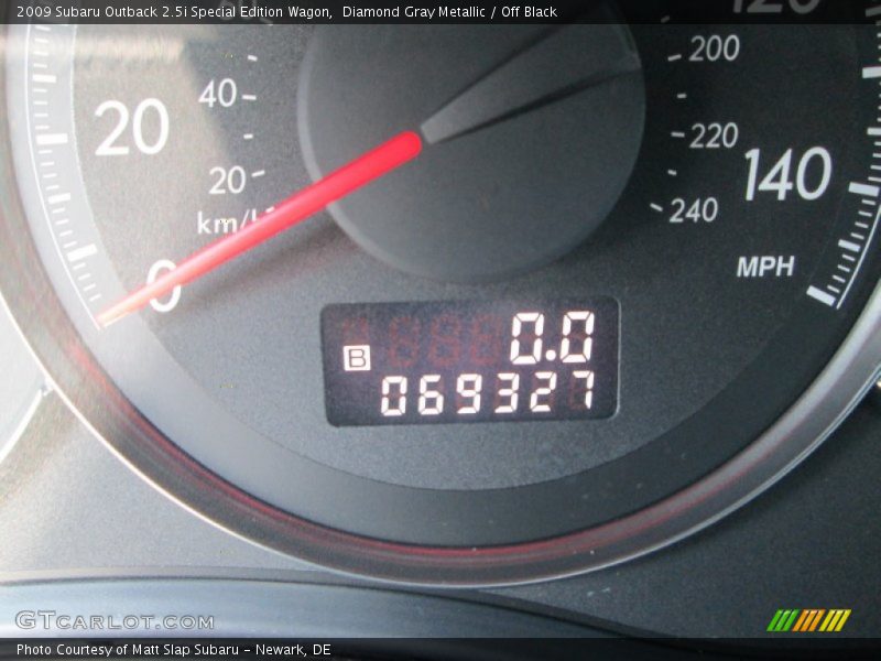Diamond Gray Metallic / Off Black 2009 Subaru Outback 2.5i Special Edition Wagon