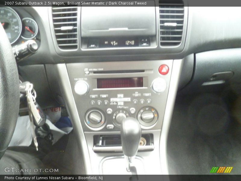 Brilliant Silver Metallic / Dark Charcoal Tweed 2007 Subaru Outback 2.5i Wagon