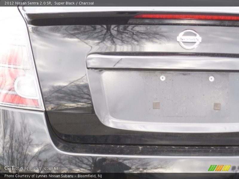 Super Black / Charcoal 2012 Nissan Sentra 2.0 SR