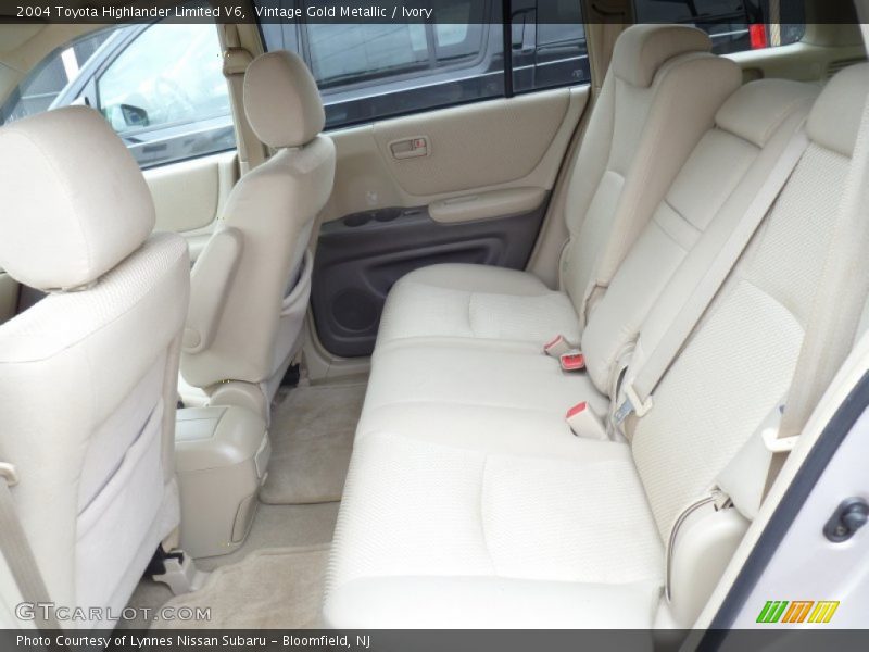 Vintage Gold Metallic / Ivory 2004 Toyota Highlander Limited V6