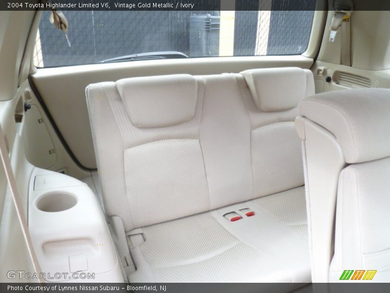 Vintage Gold Metallic / Ivory 2004 Toyota Highlander Limited V6