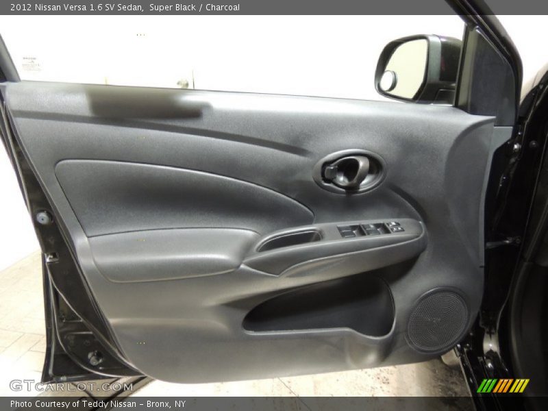 Super Black / Charcoal 2012 Nissan Versa 1.6 SV Sedan