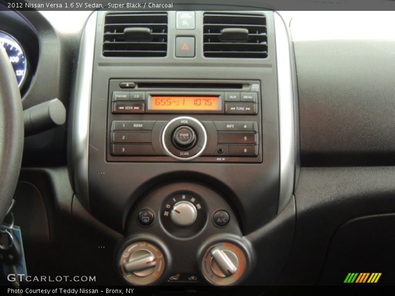 Super Black / Charcoal 2012 Nissan Versa 1.6 SV Sedan