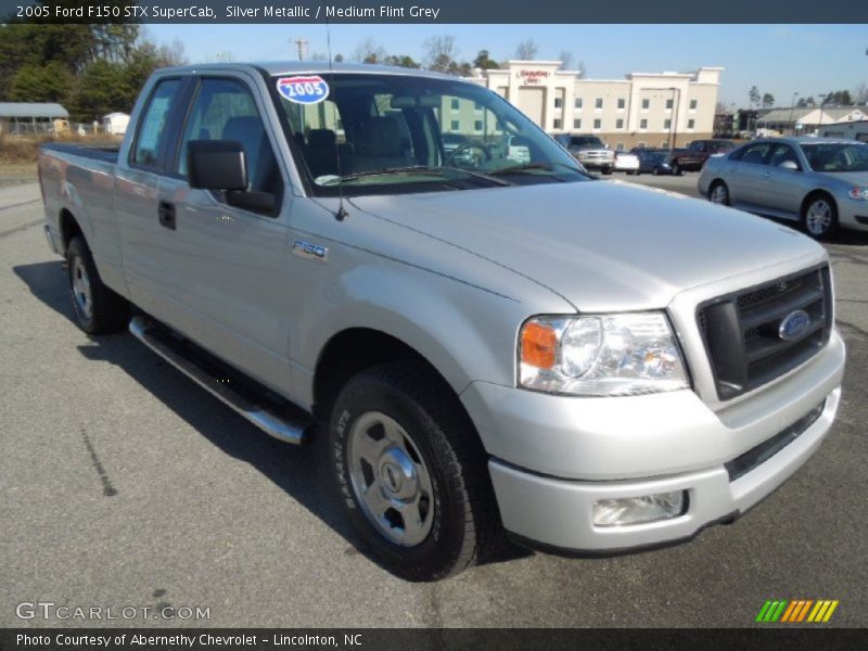Silver Metallic / Medium Flint Grey 2005 Ford F150 STX SuperCab