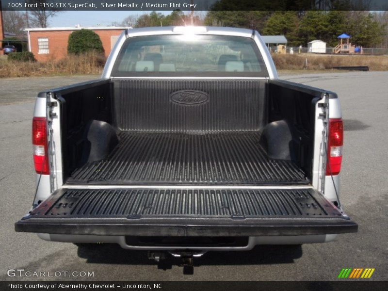 Silver Metallic / Medium Flint Grey 2005 Ford F150 STX SuperCab