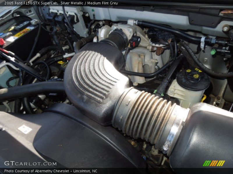 Silver Metallic / Medium Flint Grey 2005 Ford F150 STX SuperCab