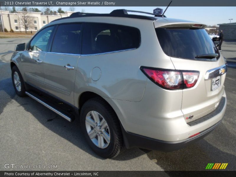 Champagne Silver Metallic / Ebony 2013 Chevrolet Traverse LT