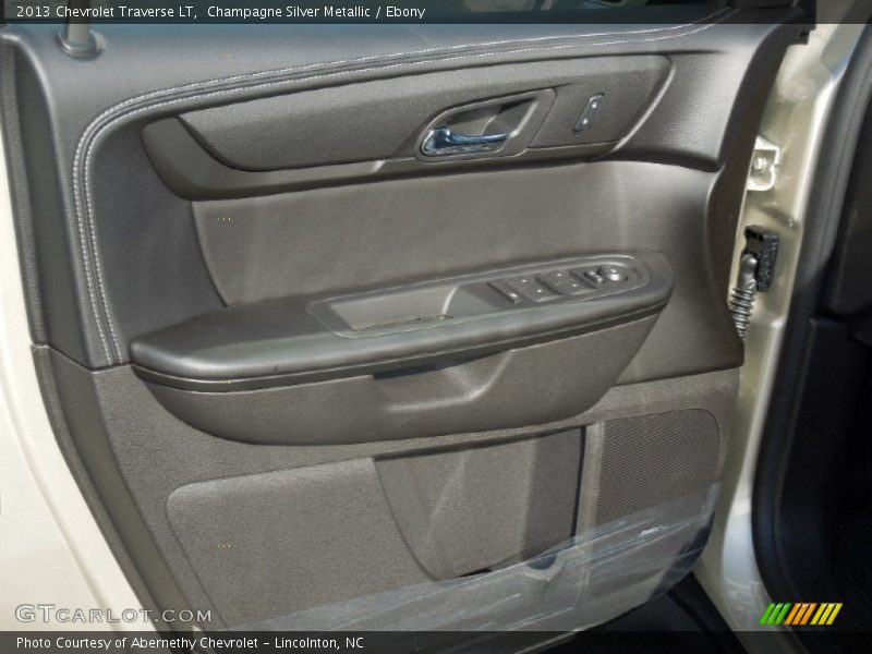 Champagne Silver Metallic / Ebony 2013 Chevrolet Traverse LT