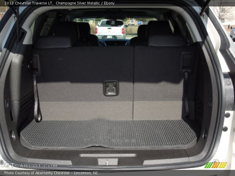 Champagne Silver Metallic / Ebony 2013 Chevrolet Traverse LT