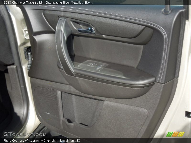 Champagne Silver Metallic / Ebony 2013 Chevrolet Traverse LT