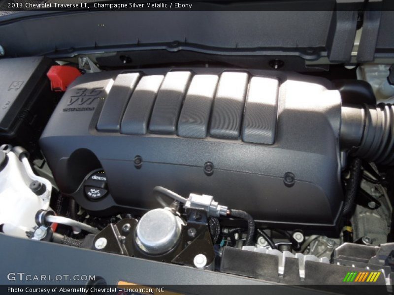 Champagne Silver Metallic / Ebony 2013 Chevrolet Traverse LT