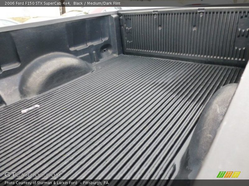 Black / Medium/Dark Flint 2006 Ford F150 STX SuperCab 4x4